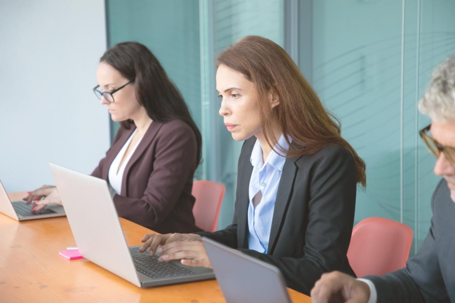 Strumenti e pennelli per il trucco professionale